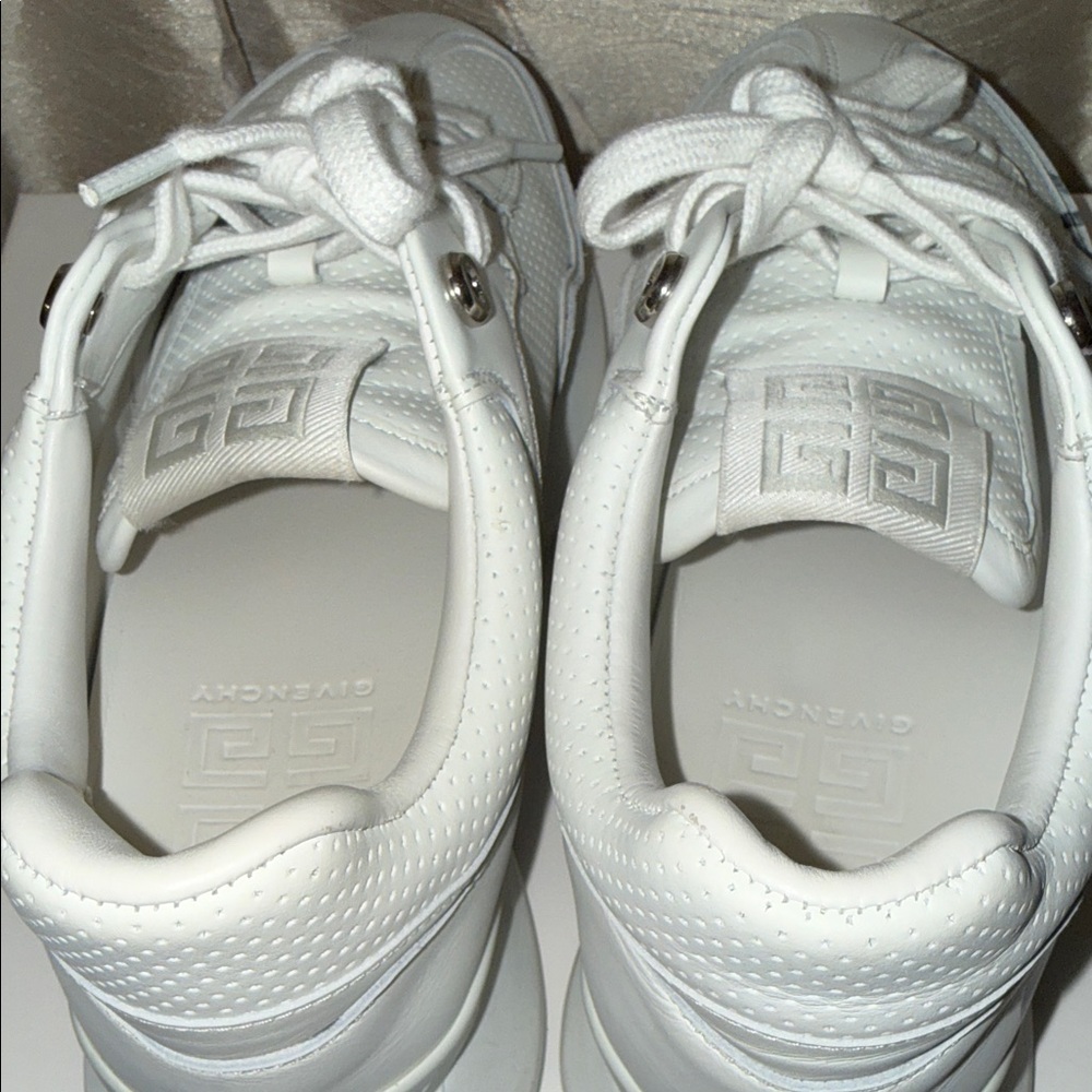 π€ Authentic Givenchy GIV Runner Logo Sneakers White 7 37 π€ - Picture 12 of 15